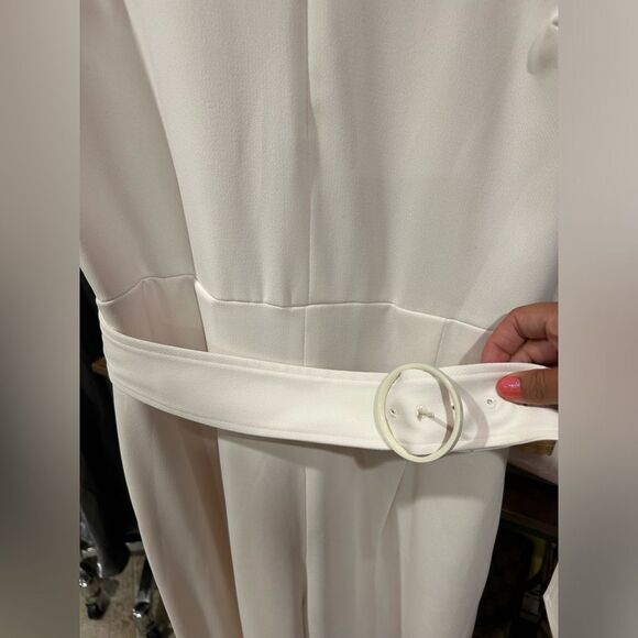 Club Monaco Women's Short Sleeve Zip Neck Beige Cream Polyester Jumpsuit EUC - Picture 6 of 9